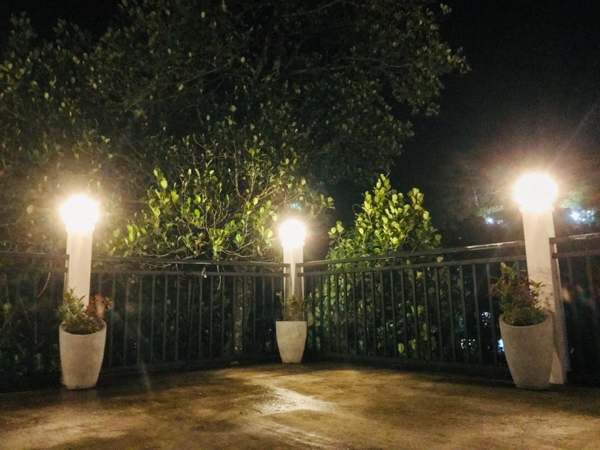 Tranquil Quarter Hotel Kandy Exterior foto